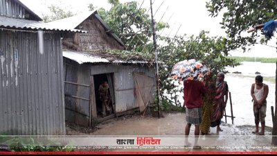 উদ্ধার হওয়া সুনামগঞ্জের হাওর পাড়ের বাসিন্দারা