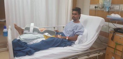 হাসপাতালের বিছানায় মাশুক মিয়া জনি