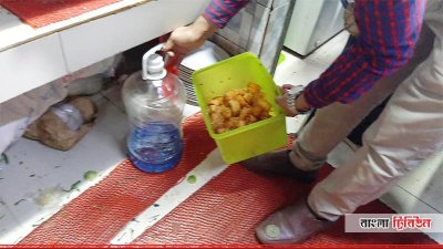 ধানমন্ডির সুলতান&rsquo;স ডাইন রেস্তোরাঁয় কেরোসিন তেলের পাশেই পাওয়া যায় কাচ্চিতে দেওয়ার জন্য রান্না করা আলু।