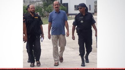 গ্রেফতারের পর লোকমান হোসেন ভূঁইয়া