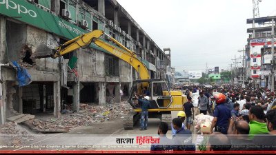 ভেঙে ফেলা হচ্ছে পৌর সুপার মার্কেট