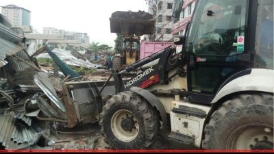অবৈধ স্থাপনা উচ্ছেদ অভিযান 
