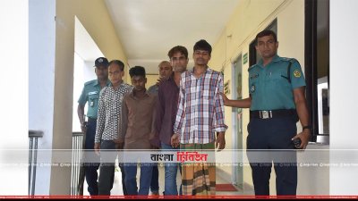 গ্রেফতার চার ছিনতাইকারী