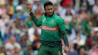 ১০০ বলের ক্রিকেটে নাম লিখিয়েছেন সাকিব আল হাসান। 