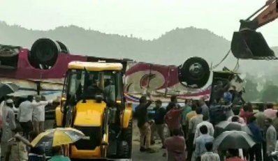 গুজরাটে সড়ক দুর্ঘটনায় নিহত ২১