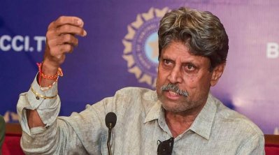 পদত্যাগ করেছেন কপিল দেব। 