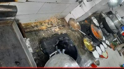 রেস্তোরাঁর-রান্নাঘরে-অস্বাস্থ্যকর-পরিবেশ