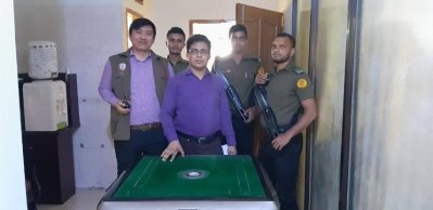 উত্তরায় আবাসিক হোস্টেল থেকে ক্যাসিনো সামগ্রী উদ্ধার