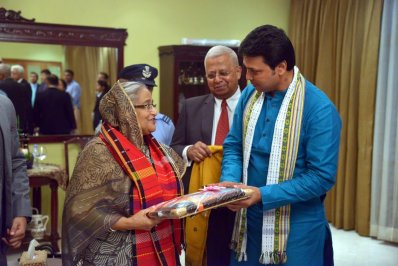 ত্রিপুরার মুখ্যমন্ত্রীর সঙ্গে প্রধানমন্ত্রীর বৈঠক: ঢাকা-আগরতলা ফ্লাইট নিয়ে আলোচনা