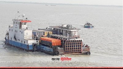 তীব্র স্রোতে পদ্মায় ফেরি চলাচল ব্যাহত