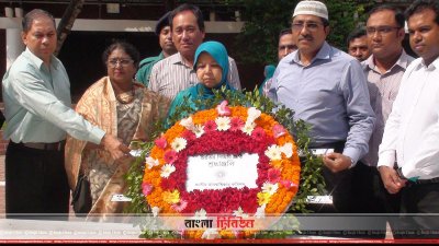  টুঙ্গিপাড়ায় জাতির পিতার সমাধিতে শ্রদ্ধা নিবেদন