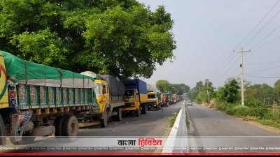 উথলী-আরিচা পর্যন্ত যানবাহনের দীর্ঘ সারি