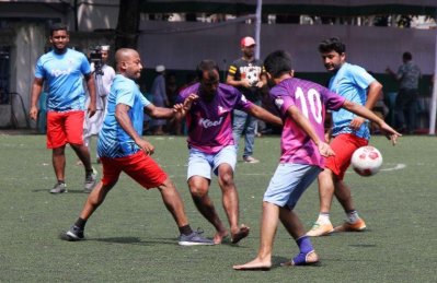 চলছে কোয়ার্টার ফাইনালের লড়াই