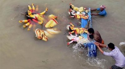 গঙ্গা নদীতে প্রতিমা বিসর্জনে নিষেধাজ্ঞা