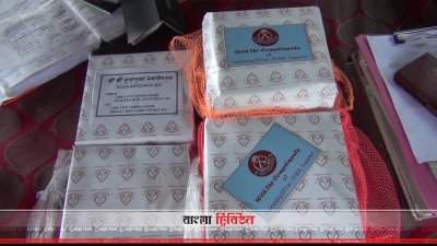 দুর্গাপূজা উপলক্ষে সীমান্তে বিএসএফকে বিজিবি&rsquo;র মিষ্টি উপহার