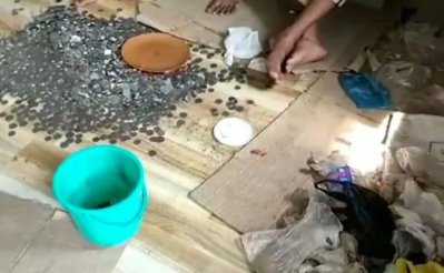 মুম্বাইয়ে মৃত ভিক্ষুকের ঘরে দেড় লাখ রুপির কয়েন, ব্যাংকে জমা ৮ লাখ