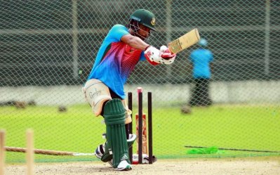 নেটে অনুশীলনে মগ্ন তামিম