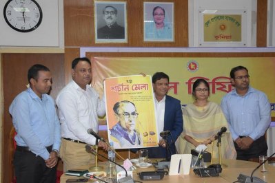 জেলা প্রশাসকের কার্যালয়ে আয়োজিত সংবাদ সম্মেলন