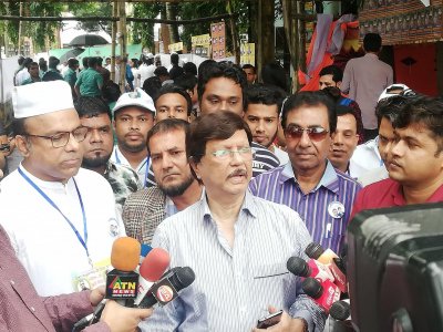 ক্ষুব্ধ প্রতিক্রিয়া জানাচ্ছেন সোহেল রানা