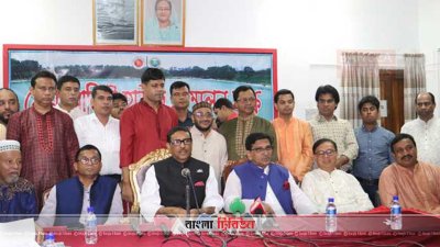 ফেনীতে সাংবাদিকদের সঙ্গে মতবিনিময় করেন ওবায়দুল কাদের