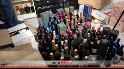 আজিজ মোহাম্মদ ভাইয়ের বাড়িতে মদের গোডাউন