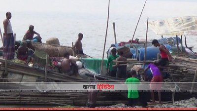দুবলার চরে যাওয়ার জন্য প্রস্তুতি নিচ্ছেন জেলেরা