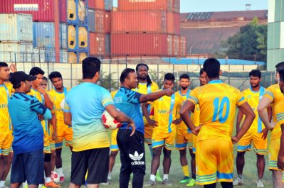 শিরোপার লক্ষ্যে মাঠে নামছে আজ চট্টগ্রাম আবাহনী