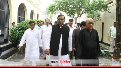 পুরনো কেন্দ্রীয় কারাগারে জাতীয় চার নেতার প্রতিকৃতিতে শ্রদ্ধা জানান স্বরাষ্ট্রমন্ত্রী