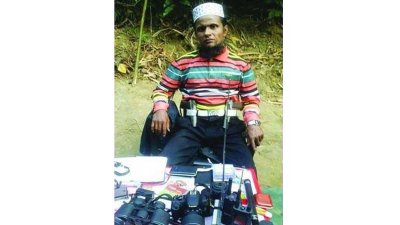 গোপন আস্তানায় আবদুল হাকিম (ছবি সংগৃহীত)