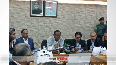 সভায় বক্তব্য রাখছেন বাণিজ্যমন্ত্রী টিপু মুনশি