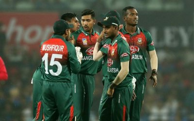 আল আমিন ভাঙলেন শক্ত জুটি
