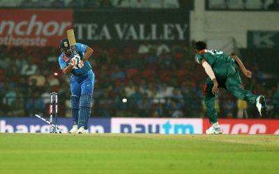 বোল্ড হলেন রোহিত