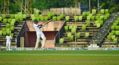 প্রথম শ্রেণির ক্রিকেট অভিষেকেই অমিতের সেঞ্চুরি