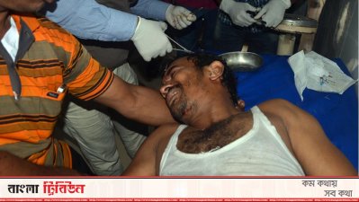 আ.লীগের দুই গ্রুপে সংঘর্ষে আহতদের উপজেলা স্বাস্থ্য কমপ্লেক্সে চিকিৎসা দেওয়া হয়