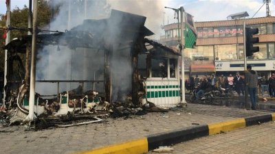 ‘ভাড়াটে বিক্ষোভকারীদের’ কঠোর শাস্তি দেওয়ার অঙ্গীকার ইরানের