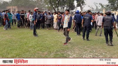 সংঘর্ষের সময় পুলিশ ও এলাকাবাসীর অবস্থান