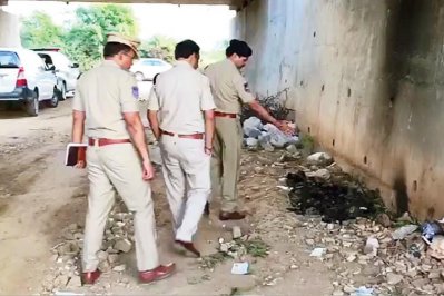 ভারতে সংঘবদ্ধ ধর্ষণের পর আগুনে পোড়ানো হলো তরুণীর মরদেহ