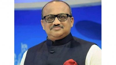 তথ্য প্রতিমন্ত্রী ডা. মুরাদ হাসান (ছবি: সংগৃহীত)