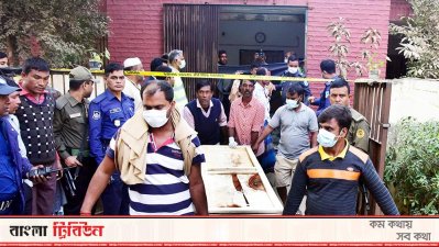 ময়নাতদন্তের পর স্বজনদের লাশ হস্তান্তর করা হয়