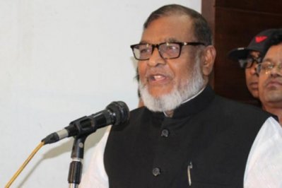 মুক্তিযুদ্ধ বিষয়ক মন্ত্রী আ ক ম মোজাম্মেল হক