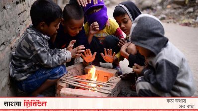 শীতে জবুথবু মানুষ ছুটছে গরম কাপড়ের সন্ধানে (ফটো স্টোরি)