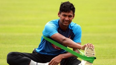 বিপিএলেও নিজেকে হারিয়ে খুঁজছেন মোস্তাফিজ