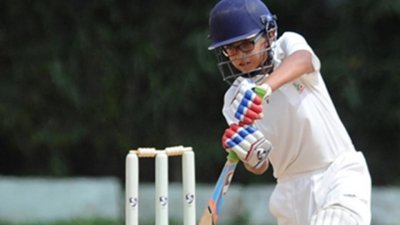 রাহুল দ্রাবিড়ের ১৪ বছর বয়সী ছেলে সামিতের ব্যাটে উজ্জ্বল ভবিষ্যতের সম্ভাবনা