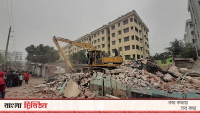 রূপনগরে গণপূর্ত মন্ত্রণালয়ের উচ্ছেদ অভিযান