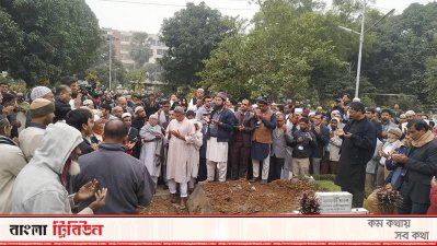 দাফন শেষে দোয়া ও মোনাজাত