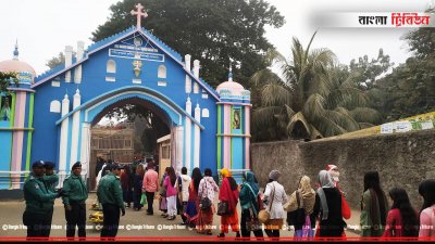 প্রার্থনার মধ্যে দিয়ে শুরু বড়দিন উদযাপন 