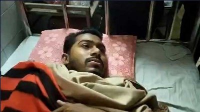 হাসপাতালের বেডে চিকিৎসাধীন ভিপি নুর (ছবি: সংগৃহীত)