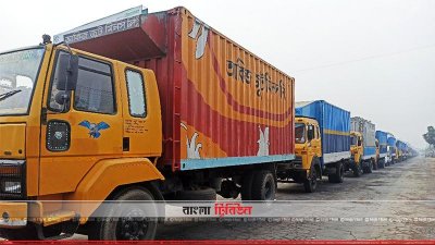 দৌলতদিয়া-পাটুরিয়া রুটে আটকা পড়া যানবাহন