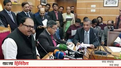 গণমাধ্যমের সামনে পিইসি ও ইবিটির ফল তুলে ধরছেন প্রাথমিক ও গণশিক্ষা প্রতিমন্ত্রী মো. জাকির হোসেন