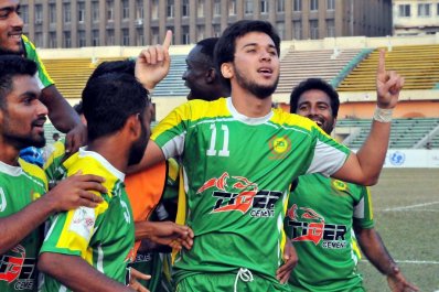 ফেডারেশন কাপ ফুটবলের ফাইনালে উঠেছে রহমতগঞ্জ।  